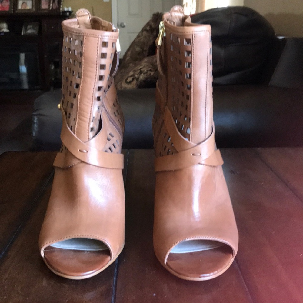 Guess leather peep toe booties